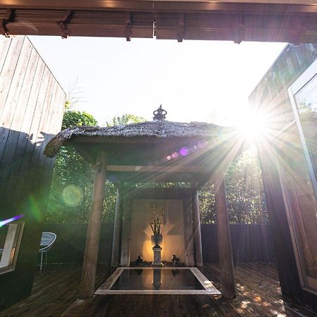 Tara Dakeonsen Kanigoten ภายนอก รูปภาพ